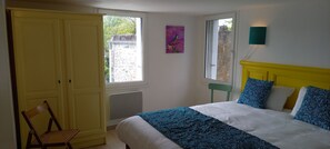 3 bedrooms, iron/ironing board, travel cot, free WiFi