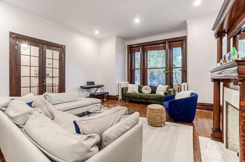 Spacious Victorian House 5 min to Downtown