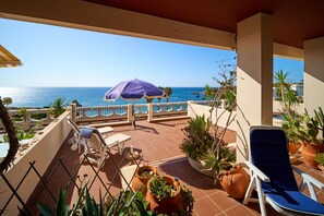 Terrace/patio - Casa Oystra, Iberlagos Resort, sea view terrace (Lagos)