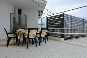 Outdoor dining - Alimos Marina Sunnyhub (Alimos)