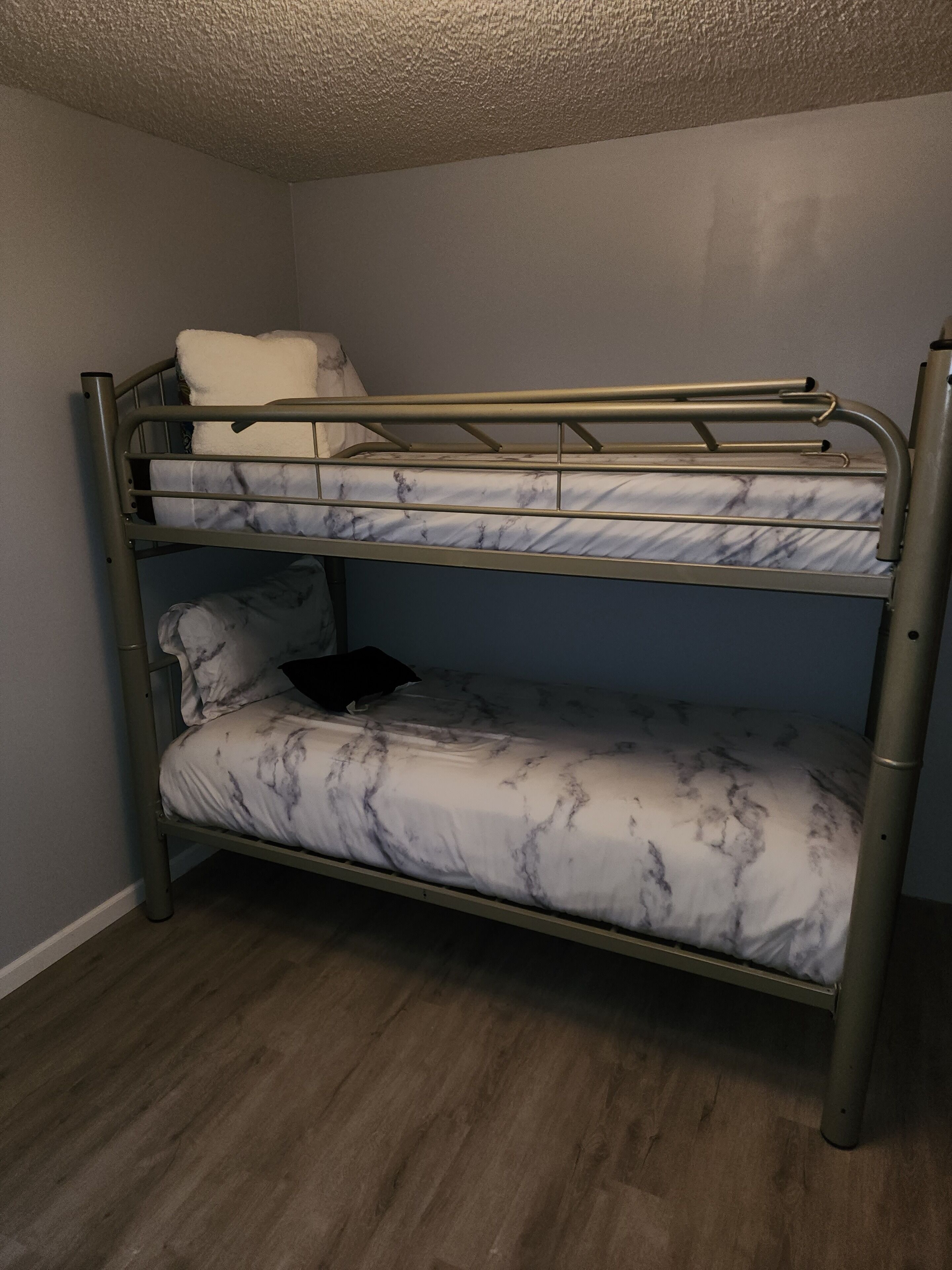 Cozy 4 Bedroom 3 bathroom home