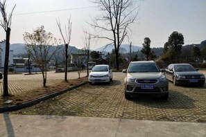 Free self parking - Guzhen Inn (Wuyuan)