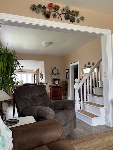 Steps from restaurants and the historic Stockman’s Bar and Grill.