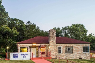THE HILLSIDE HOTEL
