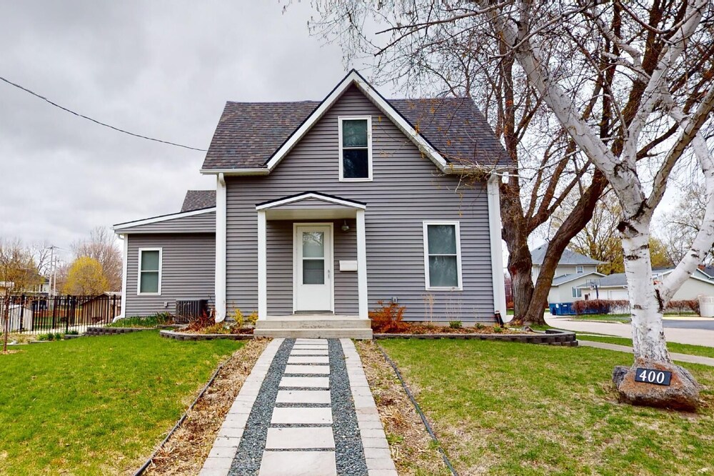 Centrally Located - Renovated and Roomy! NFL Sunday Ticket Included!