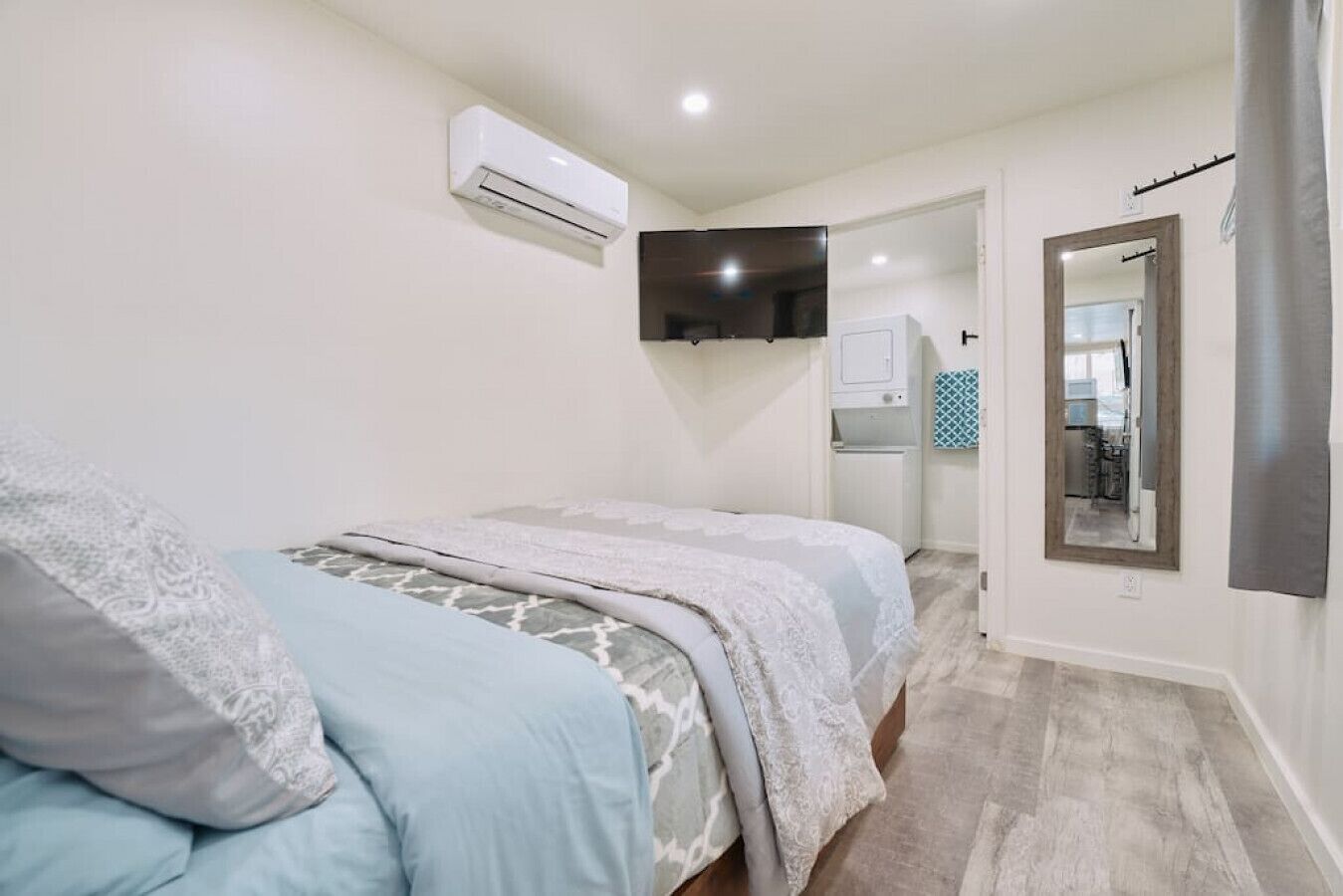 Modern Studio in Central Sedona with W/D - Best Deal!