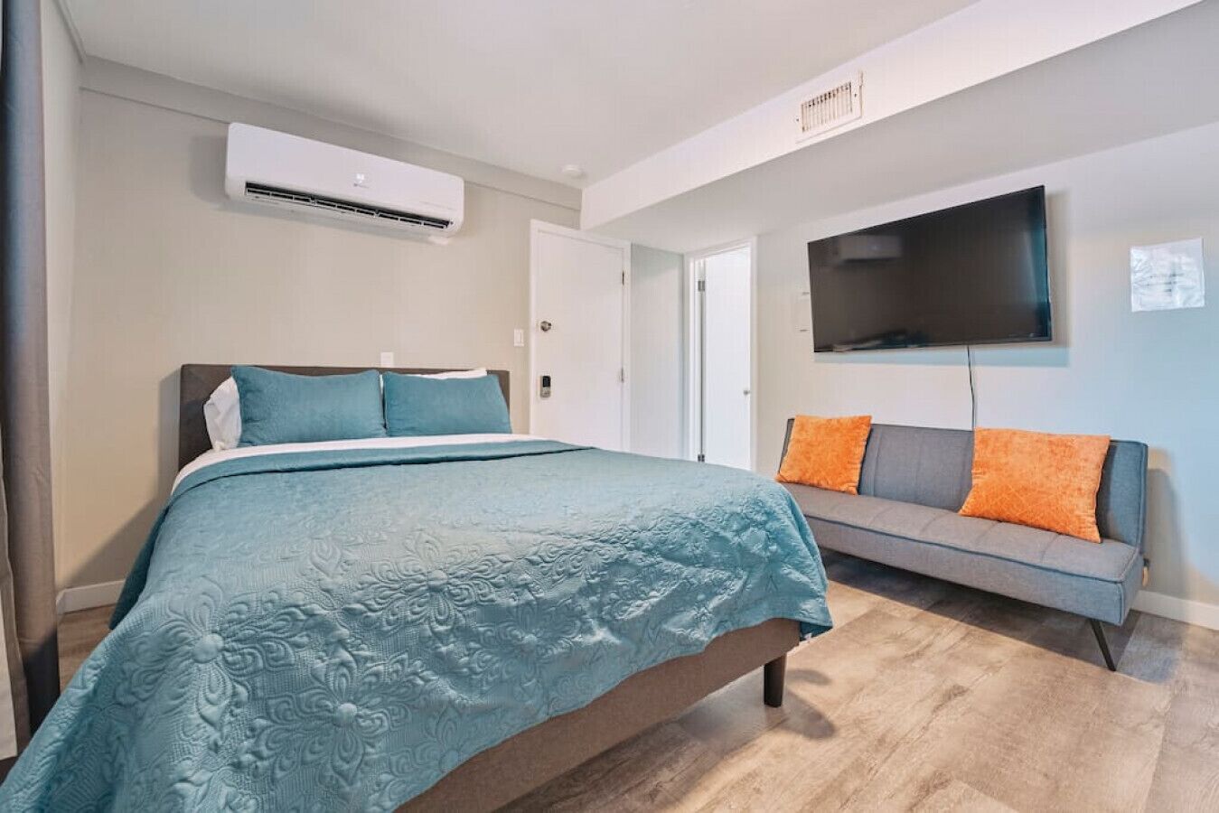 Private Guest Suite w/ Kitchenette + Desk