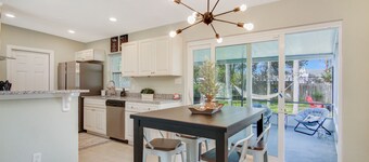 Universal getaway/ 3 mins from universal studios