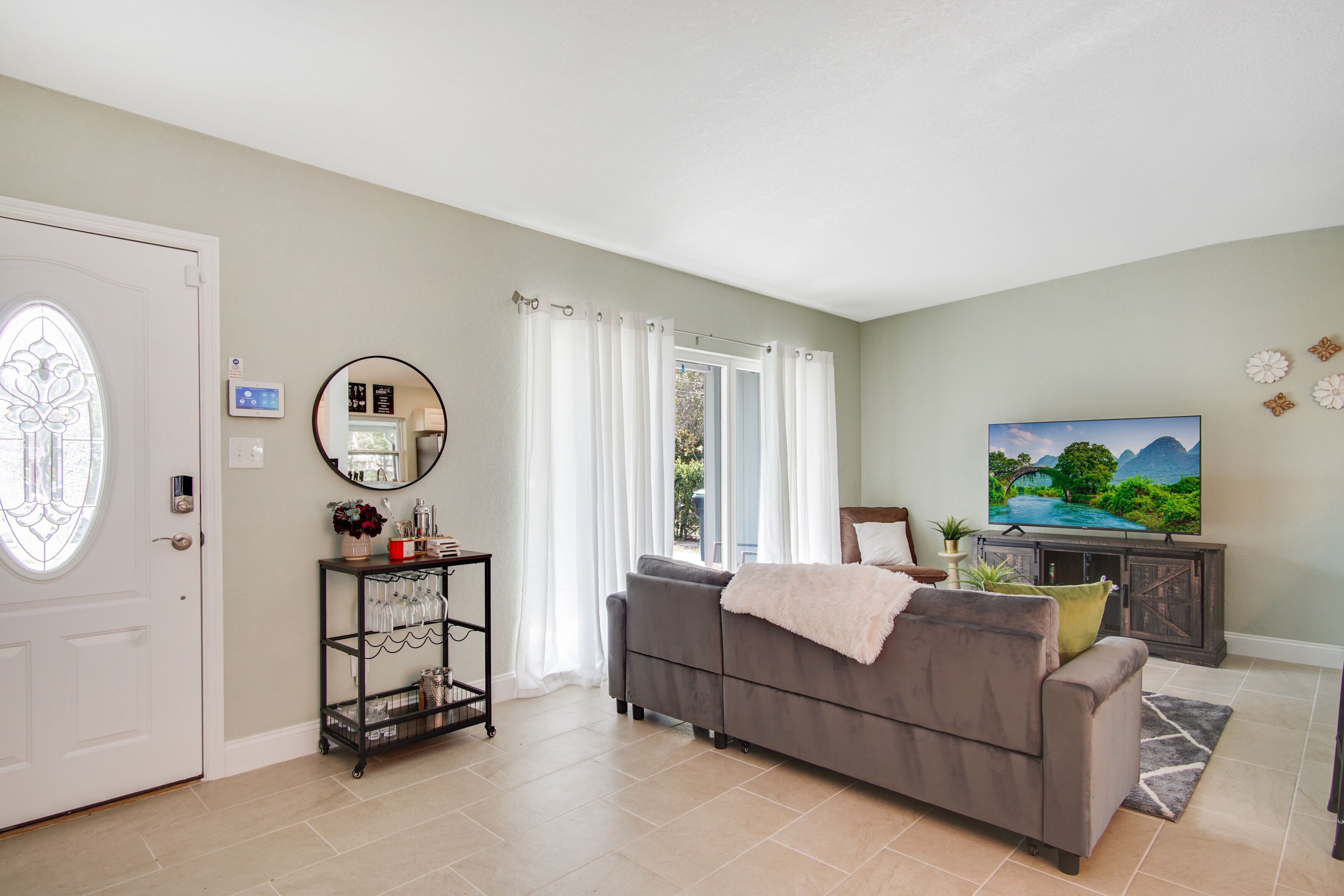 Universal getaway/ 3 mins from universal studios