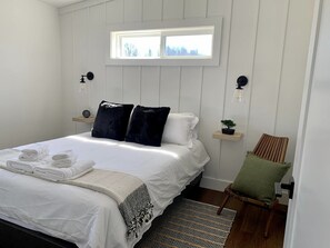 3 bedrooms, in-room safe, free WiFi, bed sheets