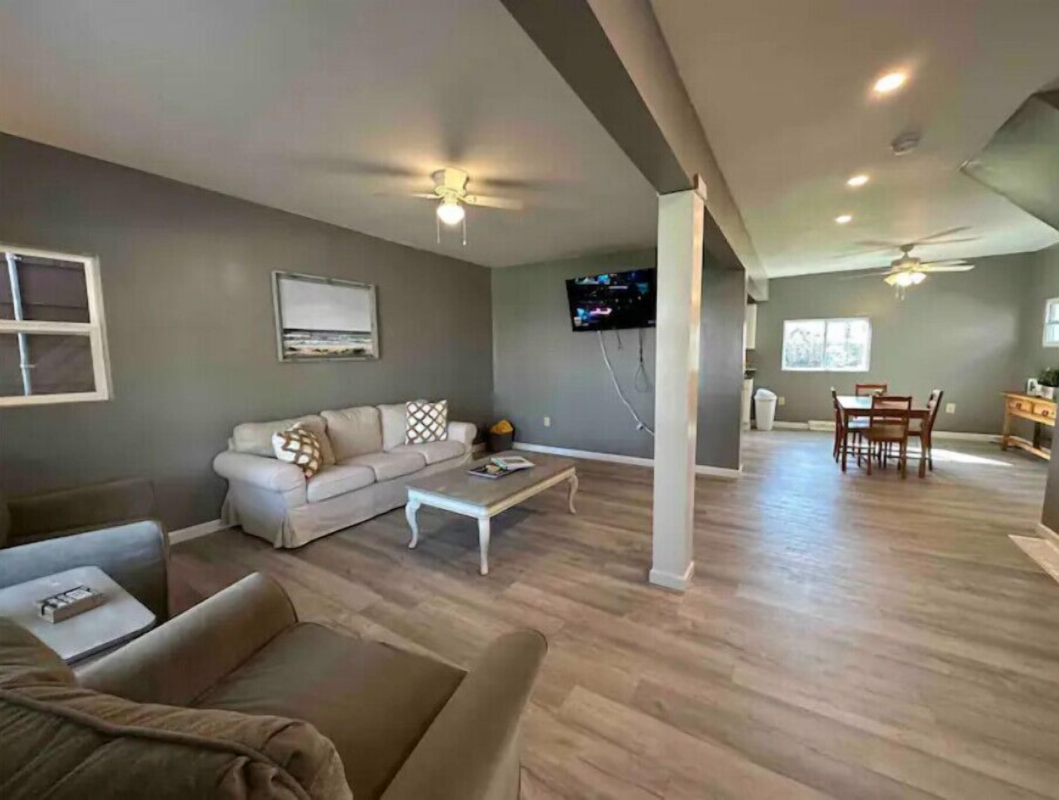 Gannon Family 3 bedroom house on West Second