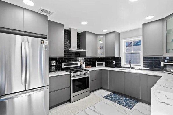 Fridge, microwave, oven, stovetop