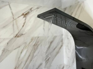 Douche de la salle de bain