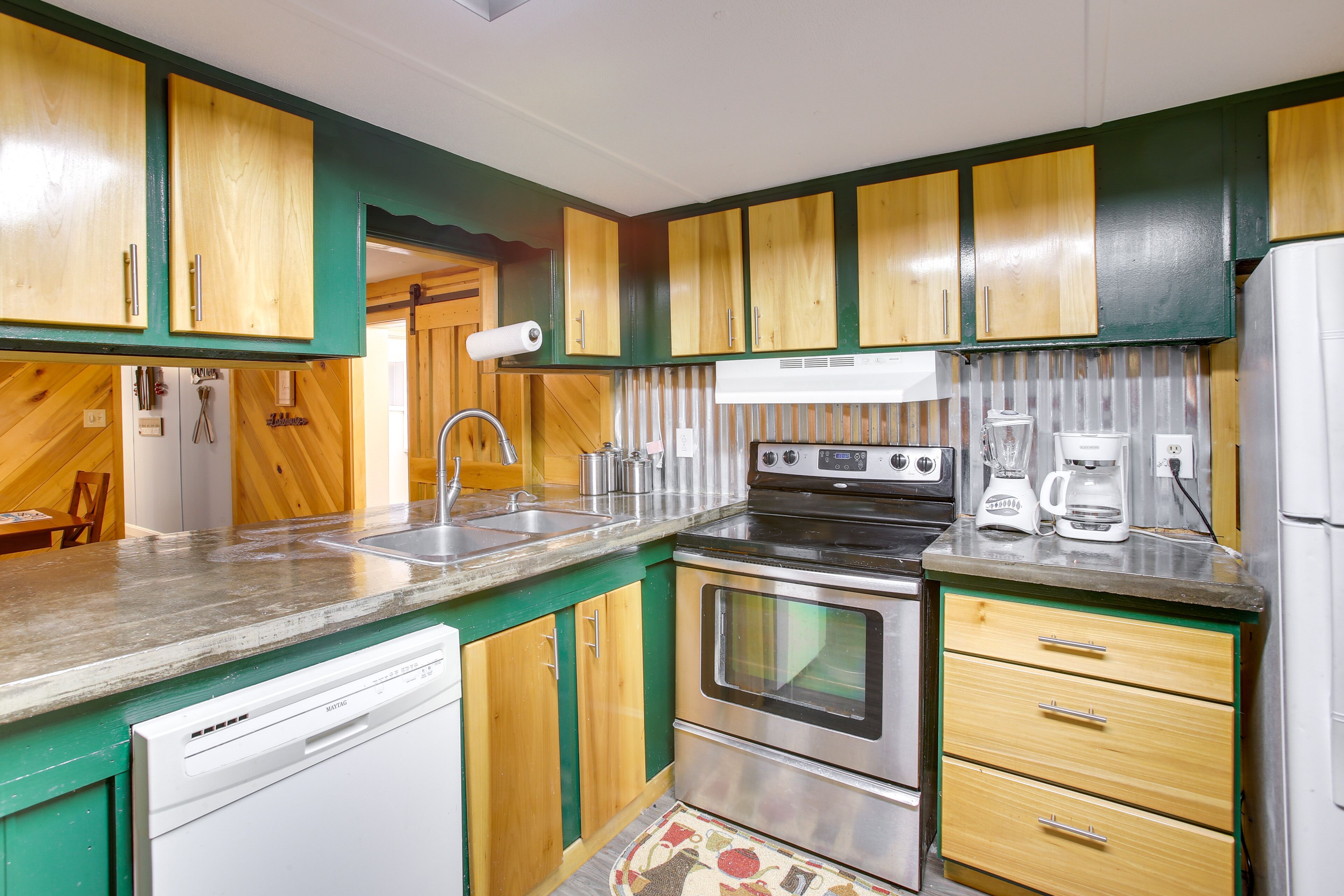 Burkesville Vacation Rental - 5 Mi to the Lake!