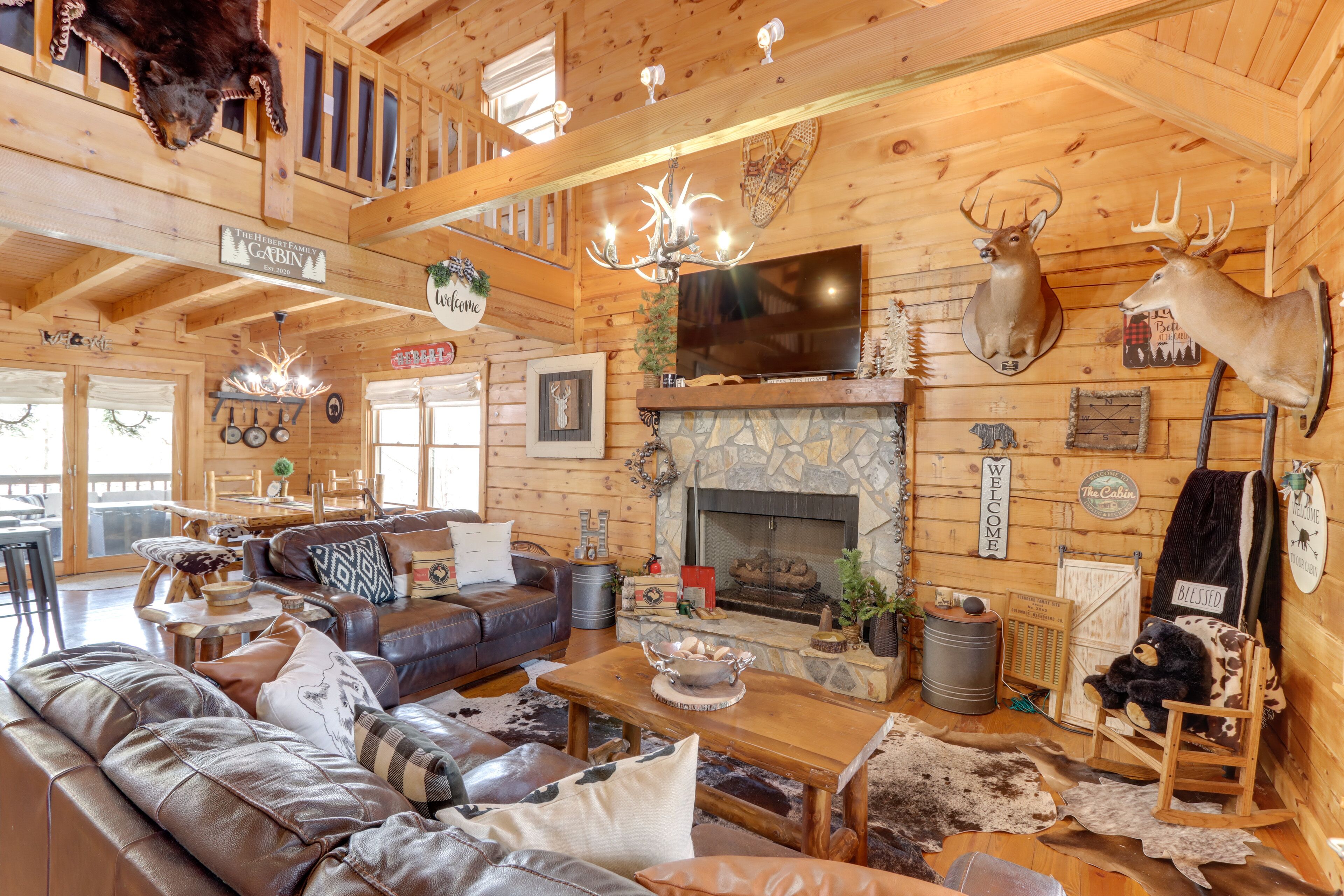 Talking Rock Cabin Rental w/ Gas Grill & Fire Pit!