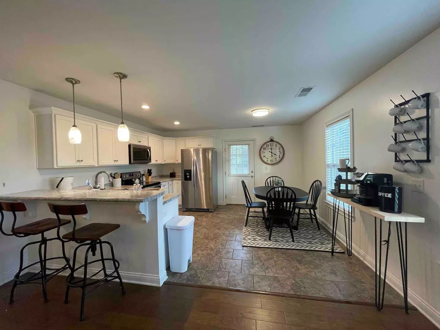 Cheerful Three-Bedroom Residential Home