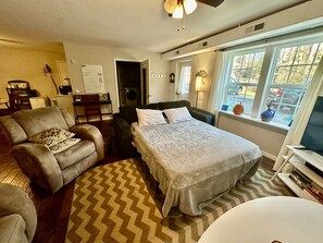 1 bedroom, desk, iron/ironing board, free WiFi