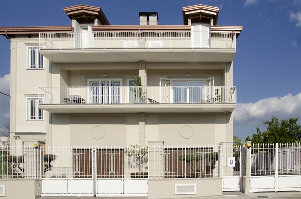 Donna Elena Rooms - Salerno