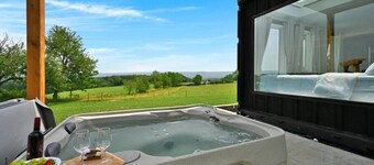 ‘Scenic Escapes’ Romantic Pine Grove Getaway!