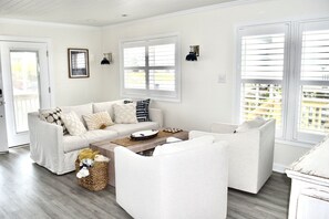 Smart TV, fireplace - Waterfront Soundside Cottage With Private Dock - Steps To The Beach! Sleeps 4. (North Topsail Beach)