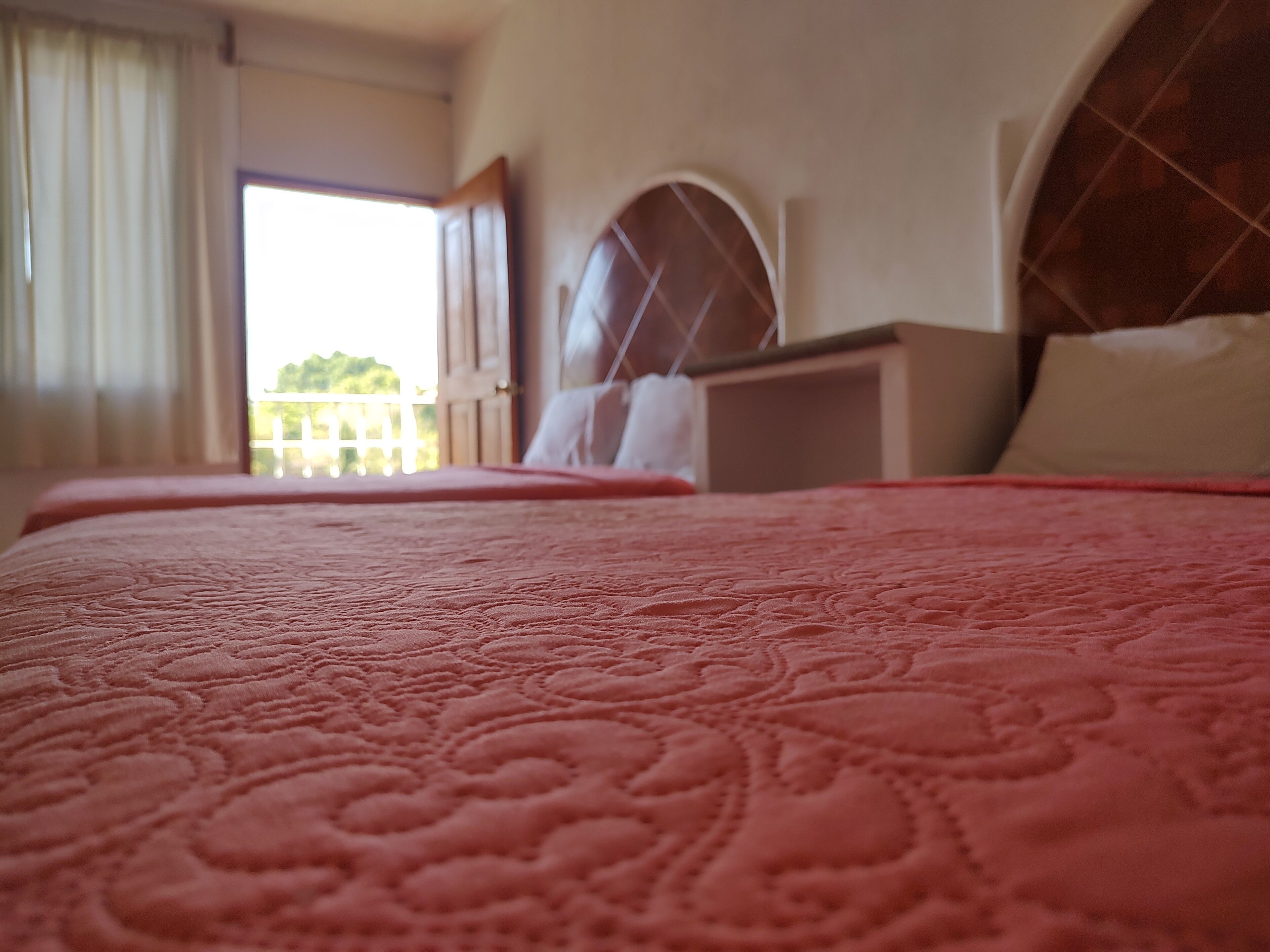 Habitación Deluxe, 2 camas matrimoniales | Wifi gratis y ropa de cama 