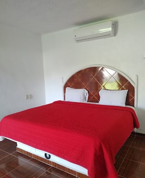 Basic Room, 1 Double Bed