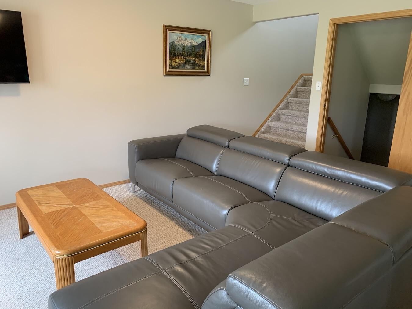 Sleeps 26- 5 mins from Waterton Entrance  WCV -A&C