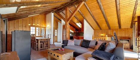 Télévision, cheminée