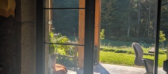 For nature lovers, a jewel case with no neighbors or neighbours next door. Farm built in 1700.