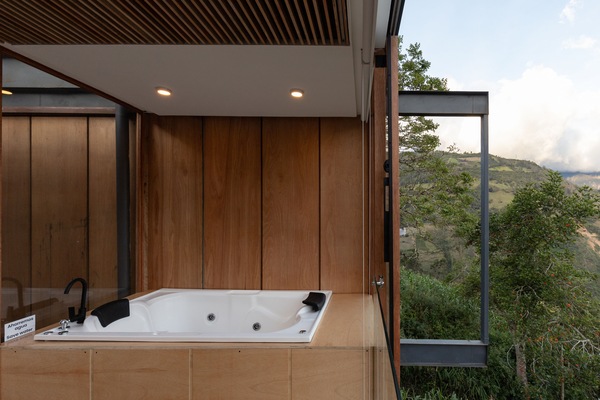 Tab spa persendirian