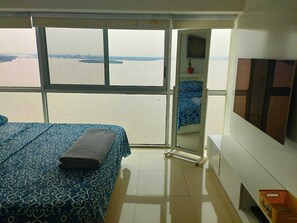Deluxe Apartment | 2 bedrooms, individually decorated, individually furnished, desk - Departamento Emporium  (Guayaquil)