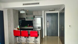 Deluxe Apartment | Private kitchen - Departamento Emporium  (Guayaquil)