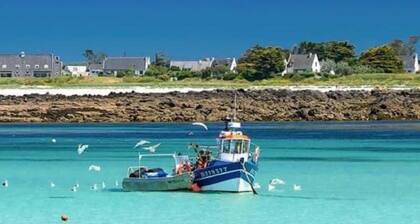 Ty Gwechall – A charming renovated house nestled between land and sea