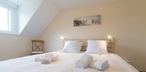 4 Schlafzimmer, Schreibtisch, Bügeleisen/Bügelbrett, kostenloses WLAN