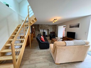 TV, fireplace, offices