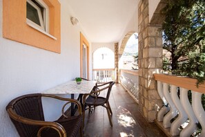 Standard Triple Room | In-room safe, free WiFi