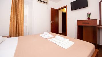 1 bedroom, in-room safe, free WiFi