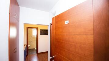 Appartamento Standard | Una cassaforte in camera, Wi-Fi gratuito