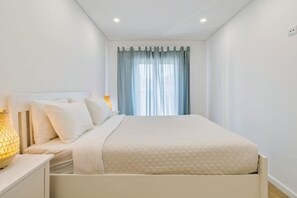 1 Schlafzimmer, Schreibtisch, Bügeleisen/Bügelbrett, Reisekinderbett