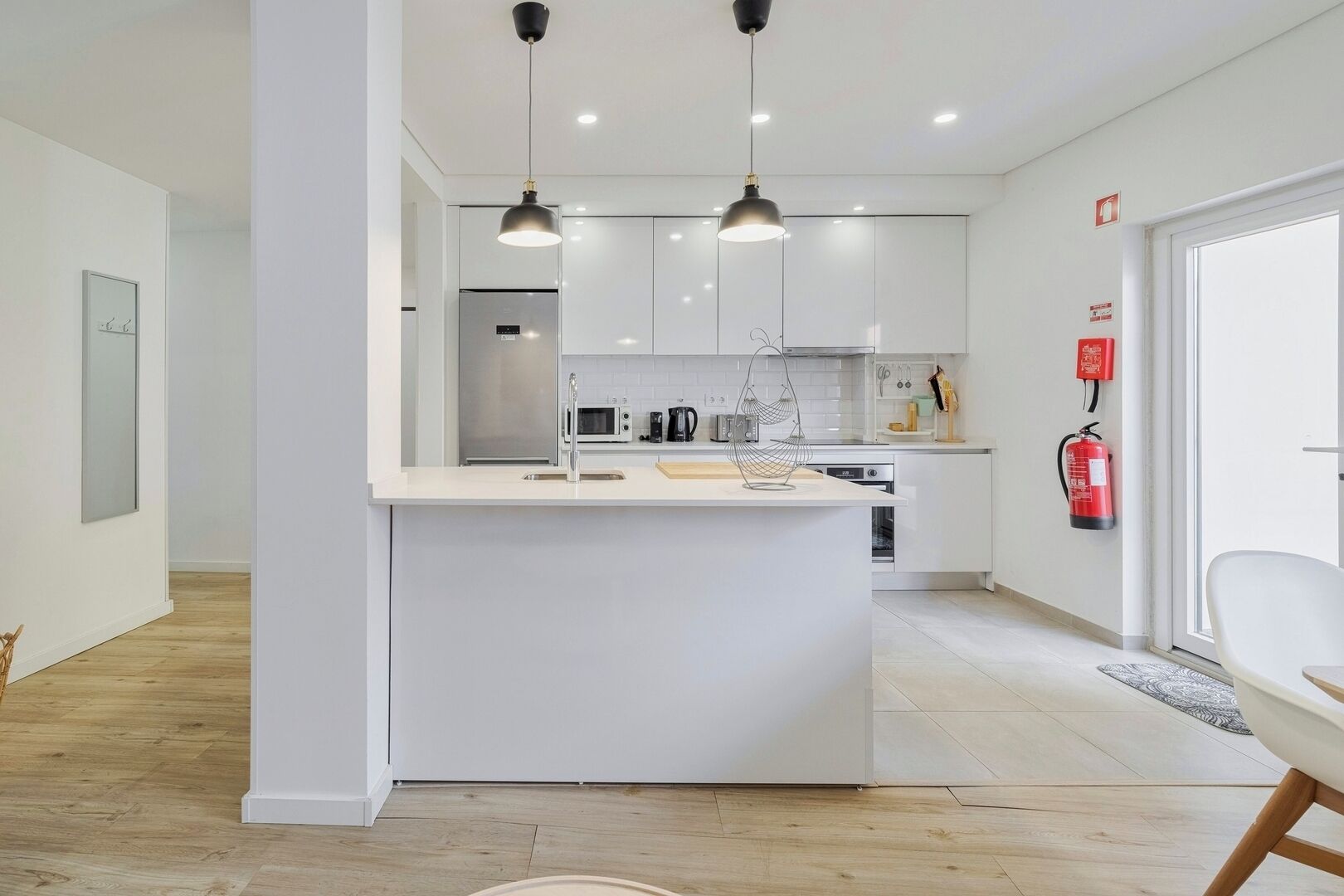 Refrigerador, microondas, horno, placa de cocina