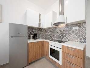 Kühlschrank, Ofen, Herdplatte, Geschirrspüler