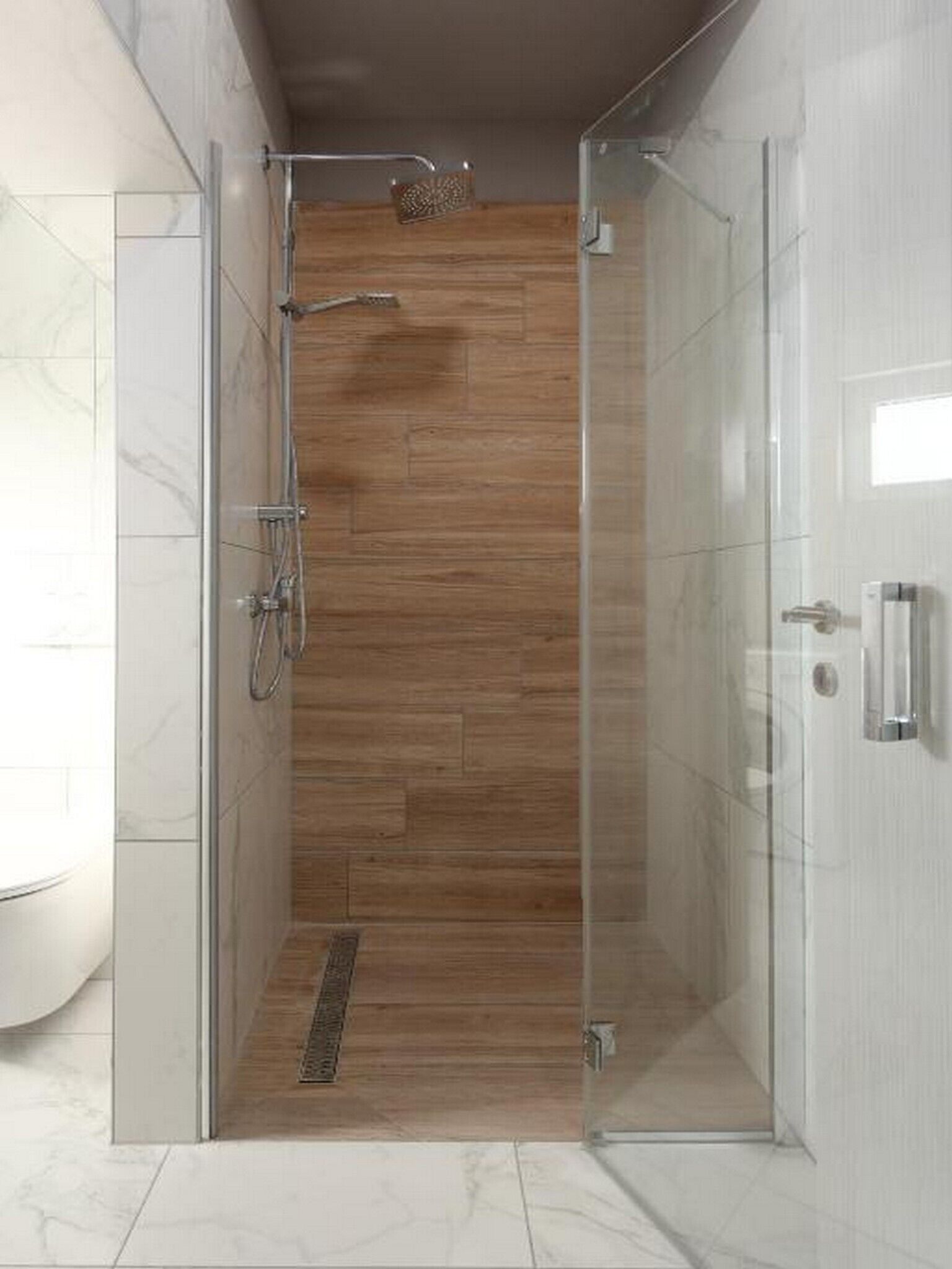 Een douche, een haardroger, handdoeken