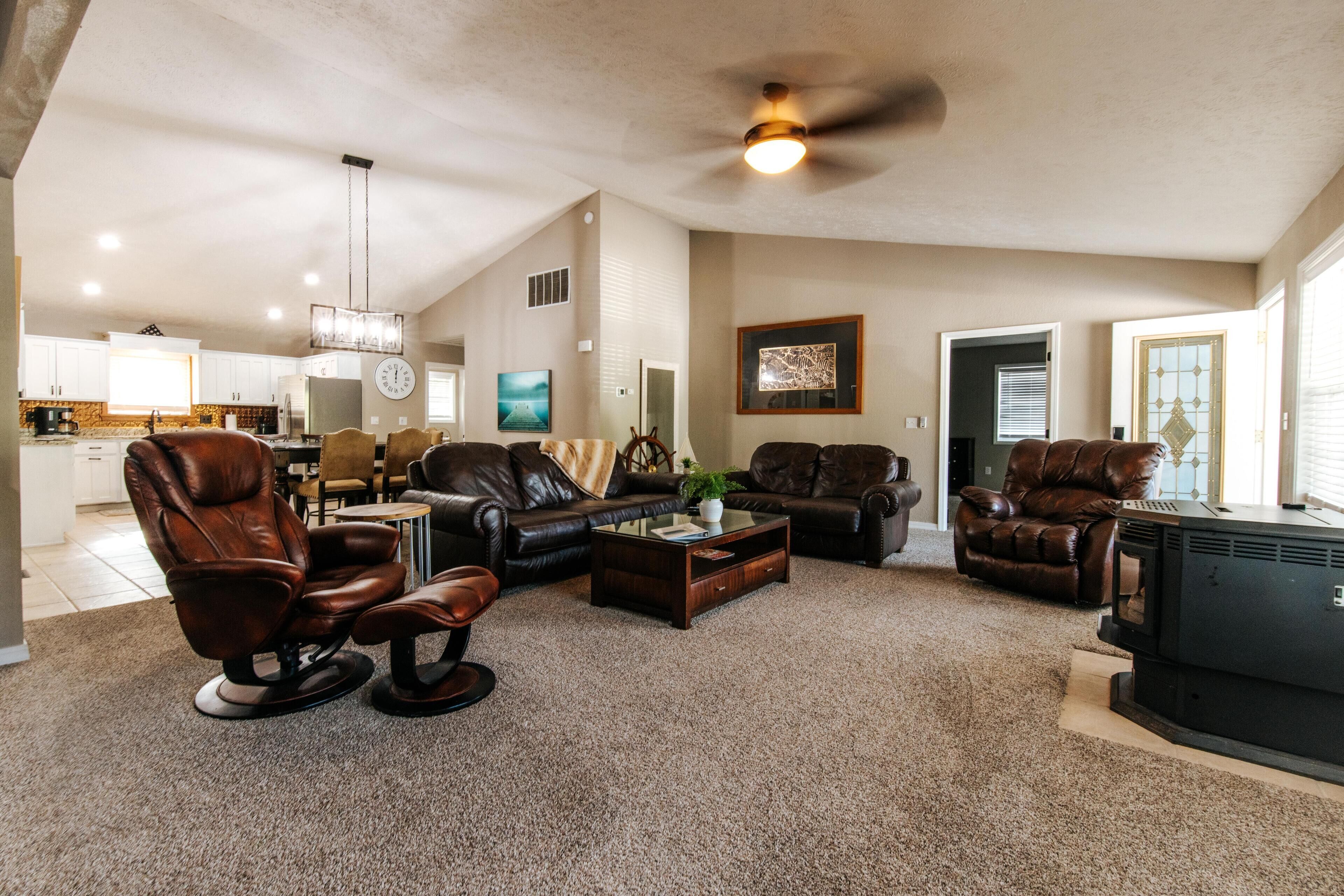 Big House - Lake Views - Bring your Boat!