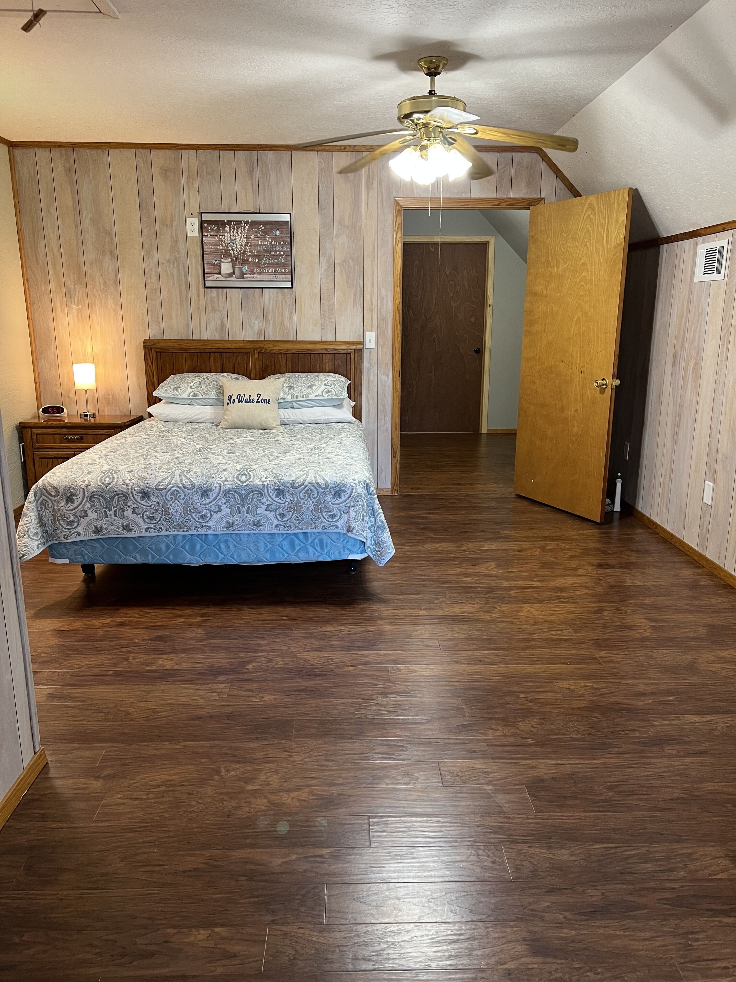 Enjoy the peace and serenity in the woods near wonderful Toledo Bend Reservoir