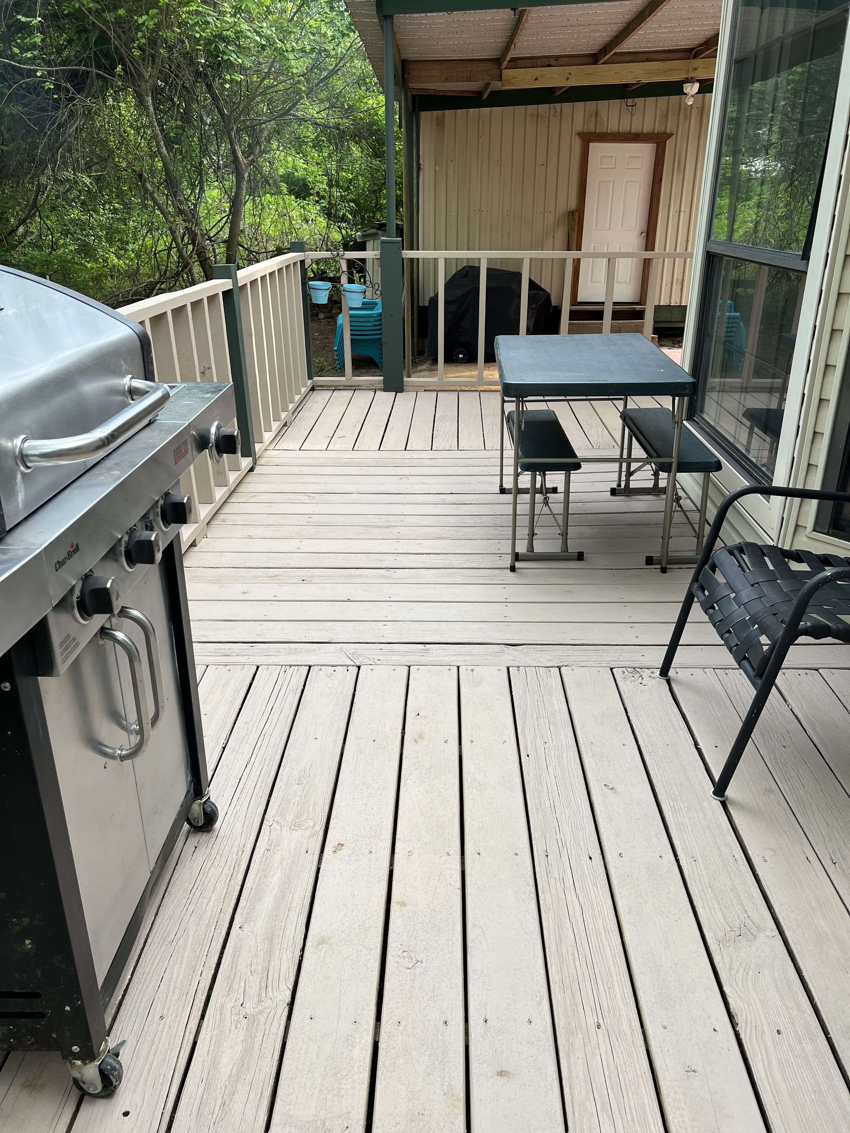 Enjoy the peace and serenity in the woods near wonderful Toledo Bend Reservoir