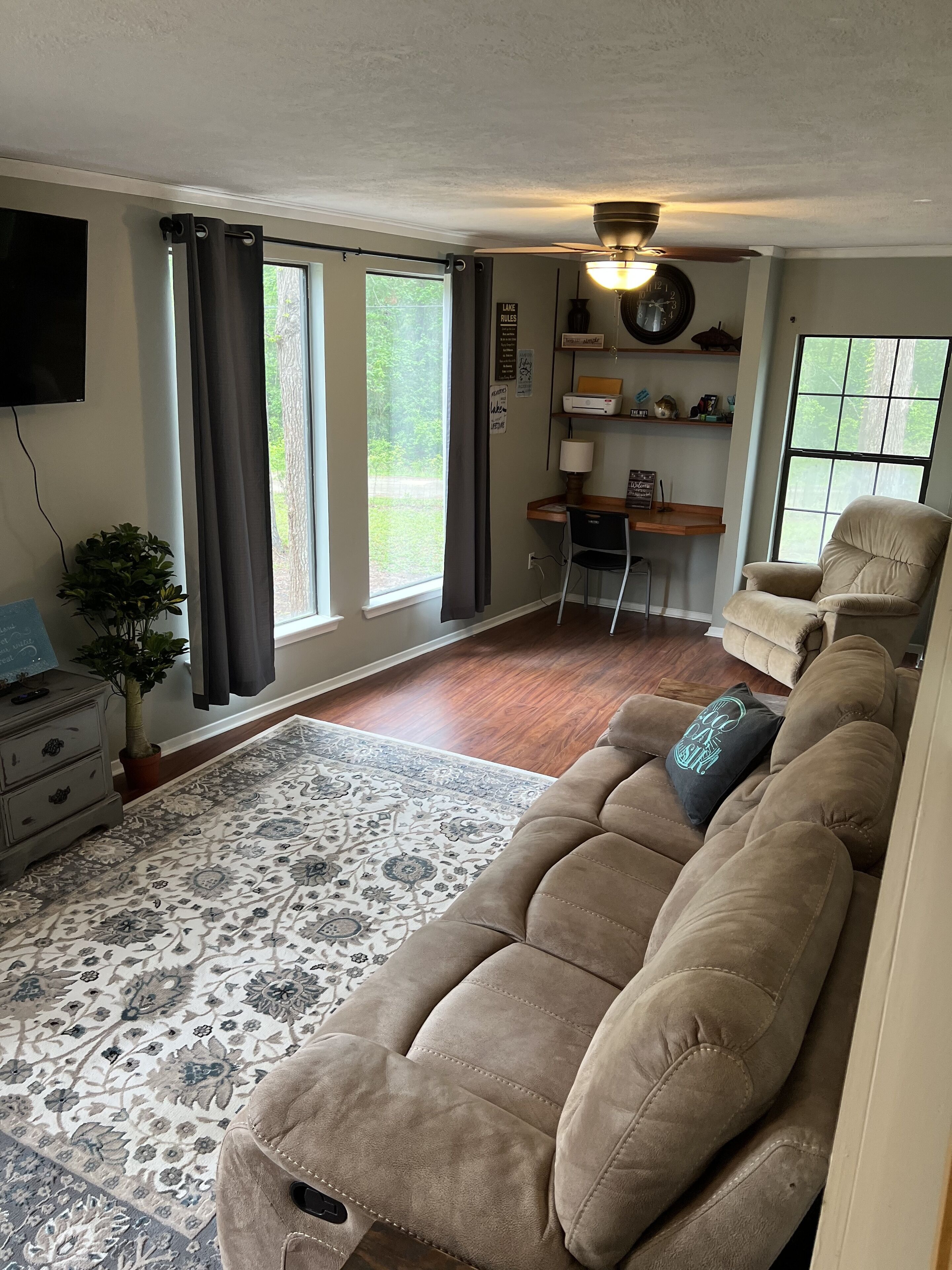 Enjoy the peace and serenity in the woods near wonderful Toledo Bend Reservoir