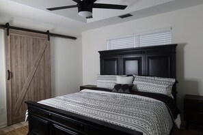 4 bedrooms, iron/ironing board, WiFi, bed sheets - home sweet home (Rex)