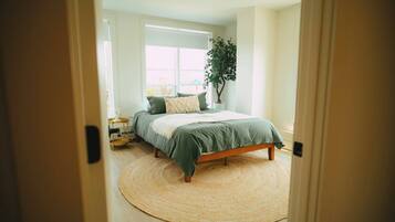 2 bedrooms, travel crib, free WiFi