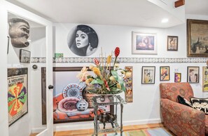 Interior - La Casita DiVina / A Spanish Little Retreat (Woodland Hills)