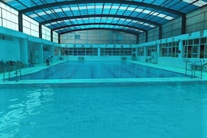 Indendørs pool